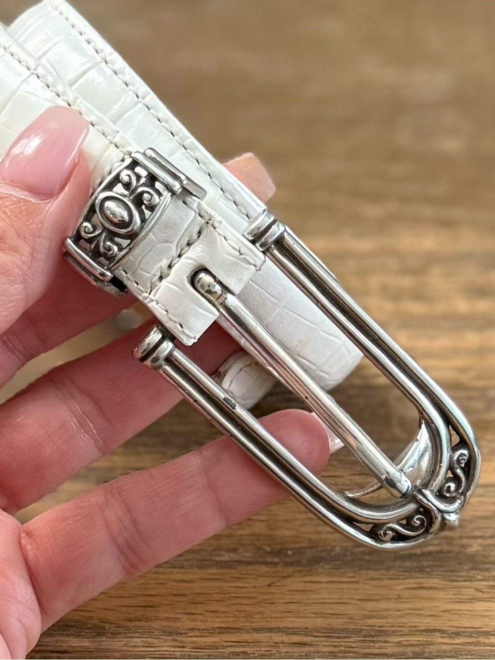 BRIGHTON NEW 28 S White Croc Embossed 3/4” Belt - Picture 11 of 13